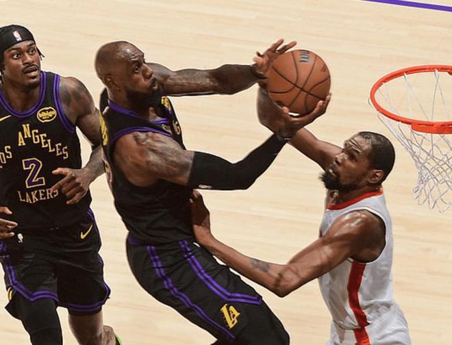 湖人就算击败了火箭，但是最终还是会被雷霆击败了，毕竟雷霆和湖人不是一个等级的球队