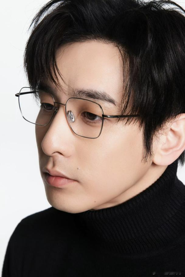 任彬一款都市人夫感天菜蜜语纪彻底被任彬的演技和气质圈粉了！以前看他都是高冷精英渣