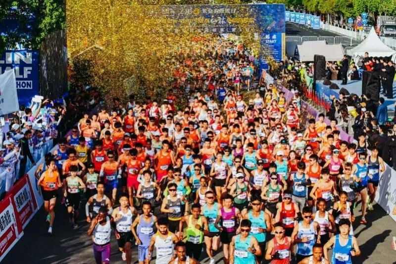 【南京仙林半马选手可享购房补贴！住建局：活动仅限房源库范围】近日，“南京栖霞发布