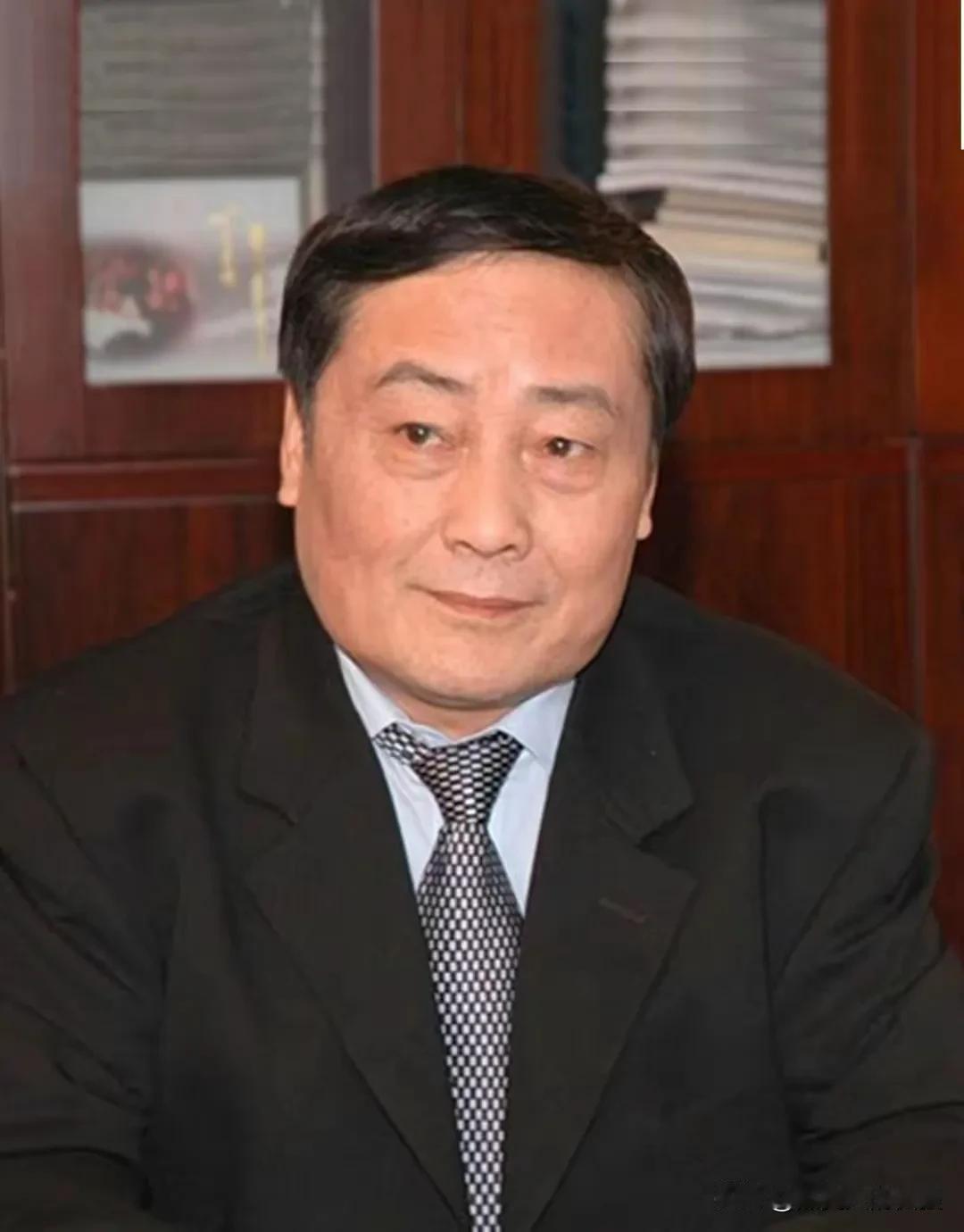娃哈哈集团创始人宗庆后走了，无数民众自发地为他献花缅怀，中国有这么多企业家，为何