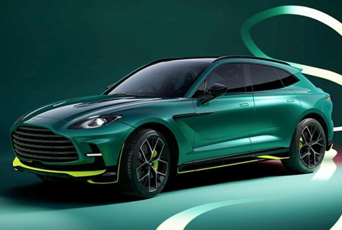 近日，阿斯顿·马丁DBX特别版官图发布。外观方面，新车采用了阿斯顿·马丁经典的赛