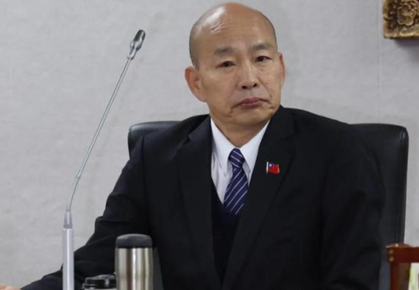 就在刚刚，

台“立法院长”韩国瑜发表声明，

就在这一天，台湾空军官校为两名不