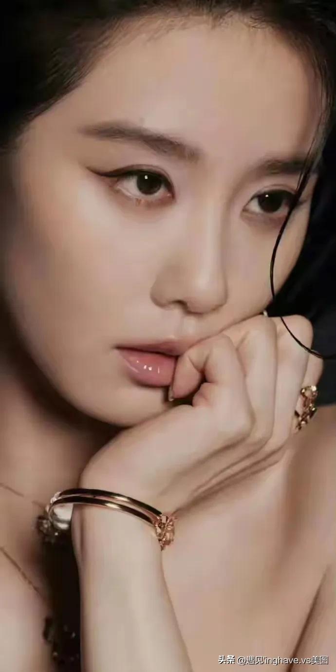 刘诗诗刘亦菲美女气质好