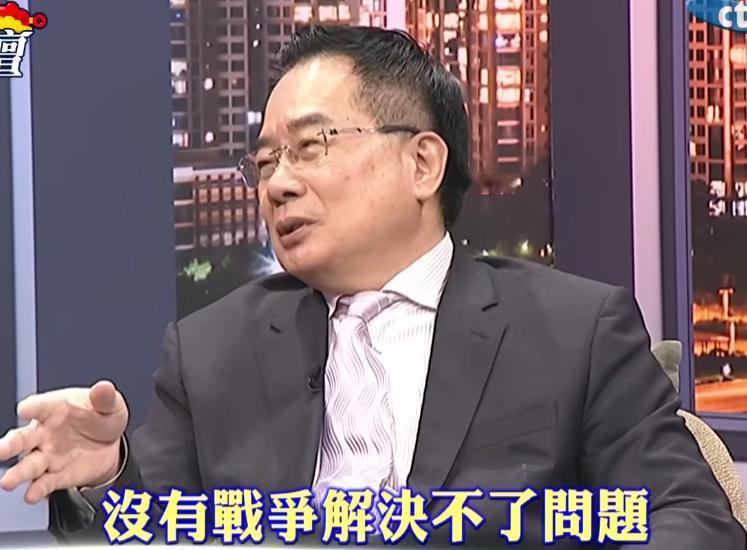 今晚的周老师和蔡博士基本上是一团和气，但是最后围绕“战争解决一切问题”还是有了一