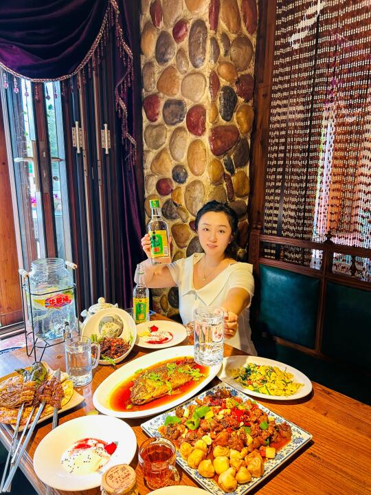 饭桌上怎么少得了超清新的牛碧桶配小烧烤