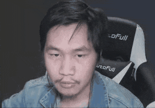 我翻以前的画然后现在只感受到了以前亲友对我的宽容 