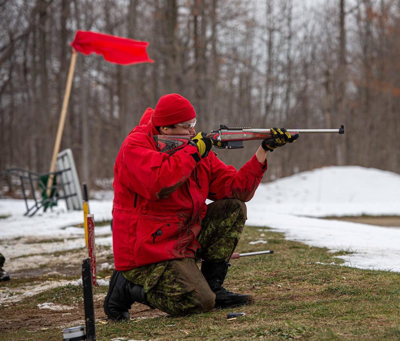 T3 CTR）.308口径步枪，该枪发射C180标准军用步枪弹，后者采用诺斯勒A