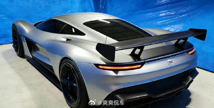 小米汽车预告图 有人说是小米的概念跑车，我怎么觉得像YU9呢看看图3 AI生成的