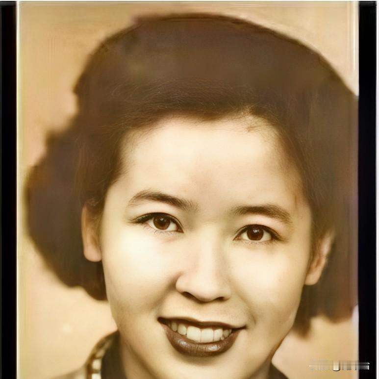 李政道年轻的时候是少年天才、英俊潇洒，他又是富养出来的，温润儒雅、性格暖男，金龟
