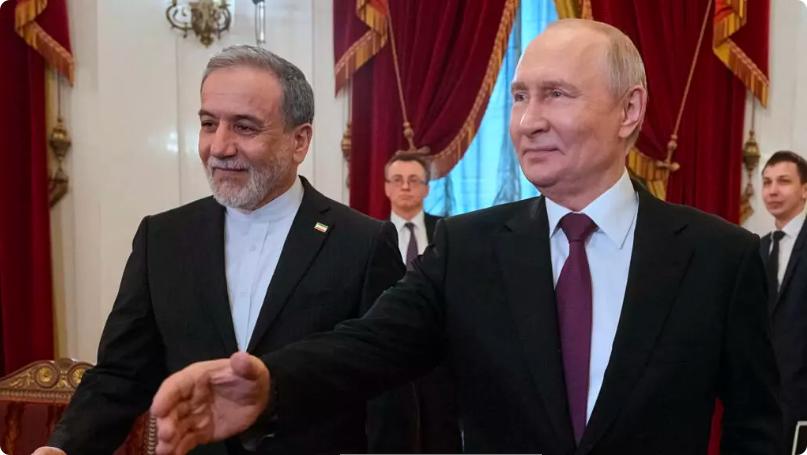 伊朗指责美国导致谈判破裂 普京重申支持德黑兰

正在俄罗斯访问的伊朗外长阿拉格奇