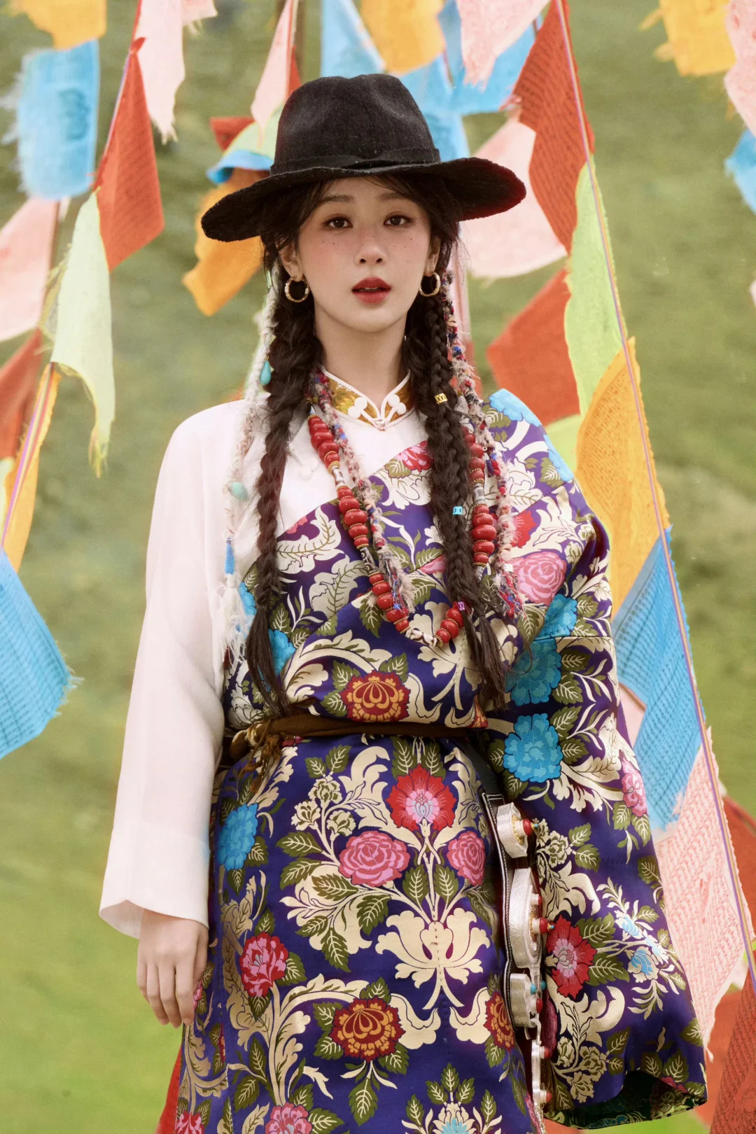 藏袍印花纹样含义（杨紫这身玉树康巴藏袍） 这套是青海玉树非遗手工康巴藏...