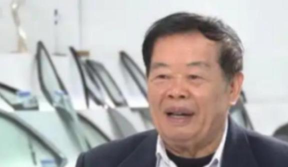 2015年，曹德旺拿出100万给一个小女孩换肾，可谁知，小女孩治愈后，却给曹德旺