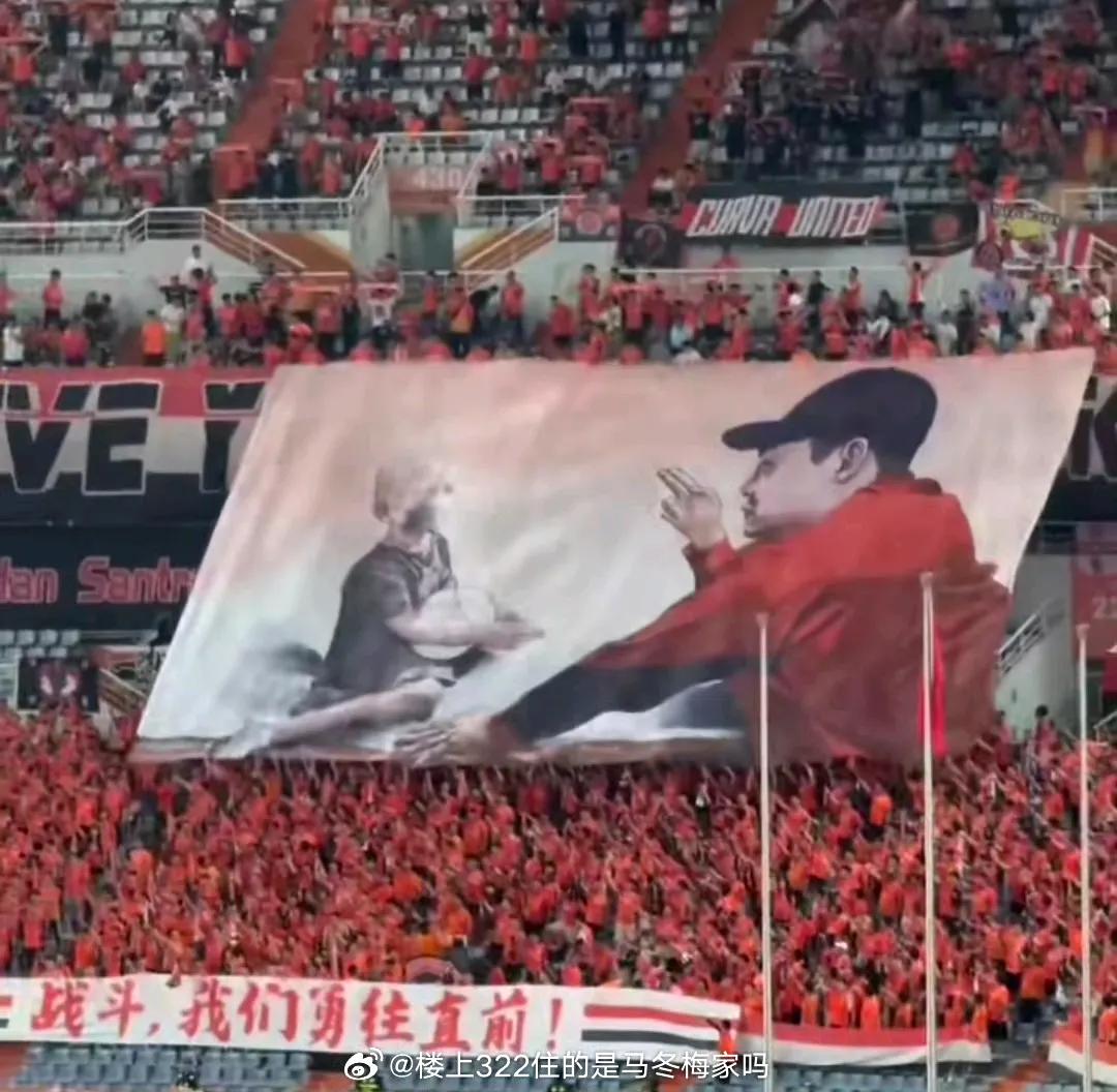 回归正常！崔康熙走后，泰山队现场球迷增加近两万人！
本场对阵梅州客家，泰山队现场