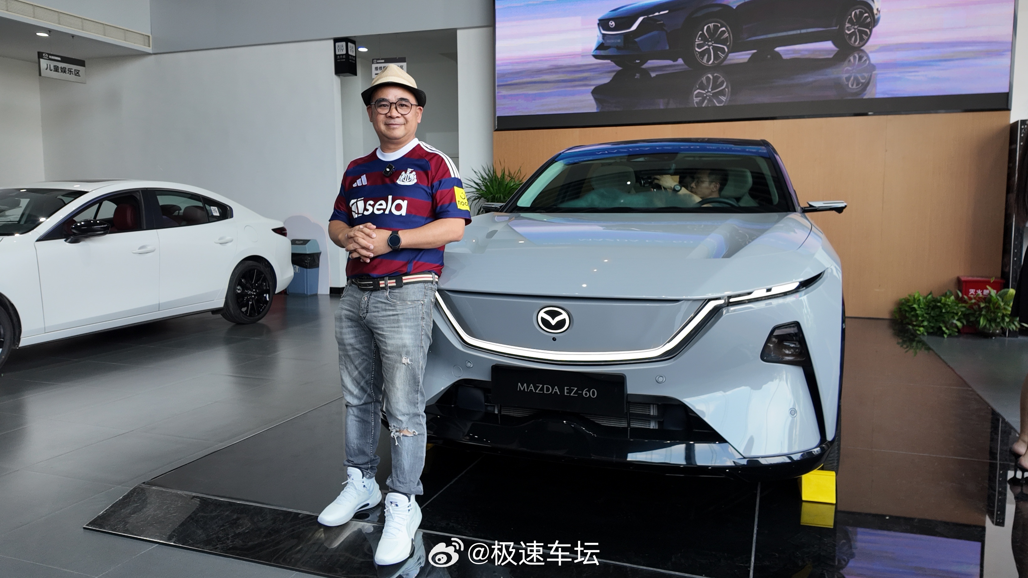 五座SUV——马自达EZ-60。车身有9处“风道”，感觉很“魂动”。提供增程和纯