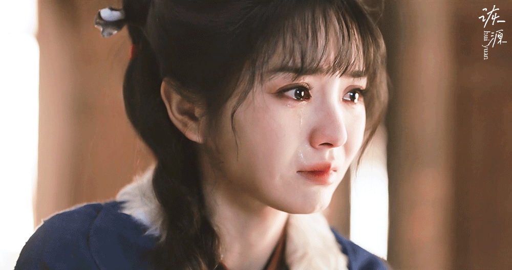 田曦薇 《逐玉》樊长玉 / 动图▷EP08-03 蓝外披+单麻-以为男主离开了 