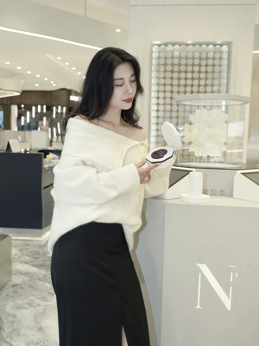 科学奢养闯入夜色，护肤迎来高光时刻