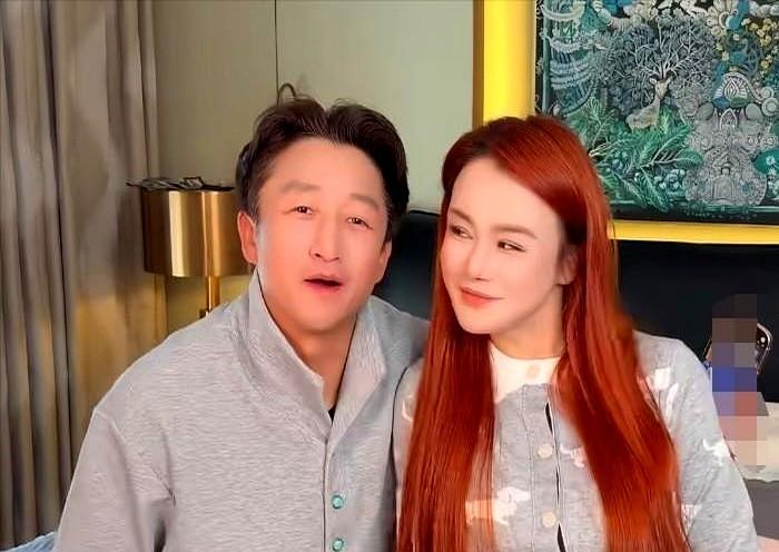 可以看出他们七年跨界。
他拿着一身伤换来的近2个亿，转身就砸5000万在黄浦江边