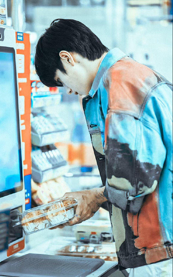 朱志鑫[超话]   说了会爱你 就只爱你 ​​​