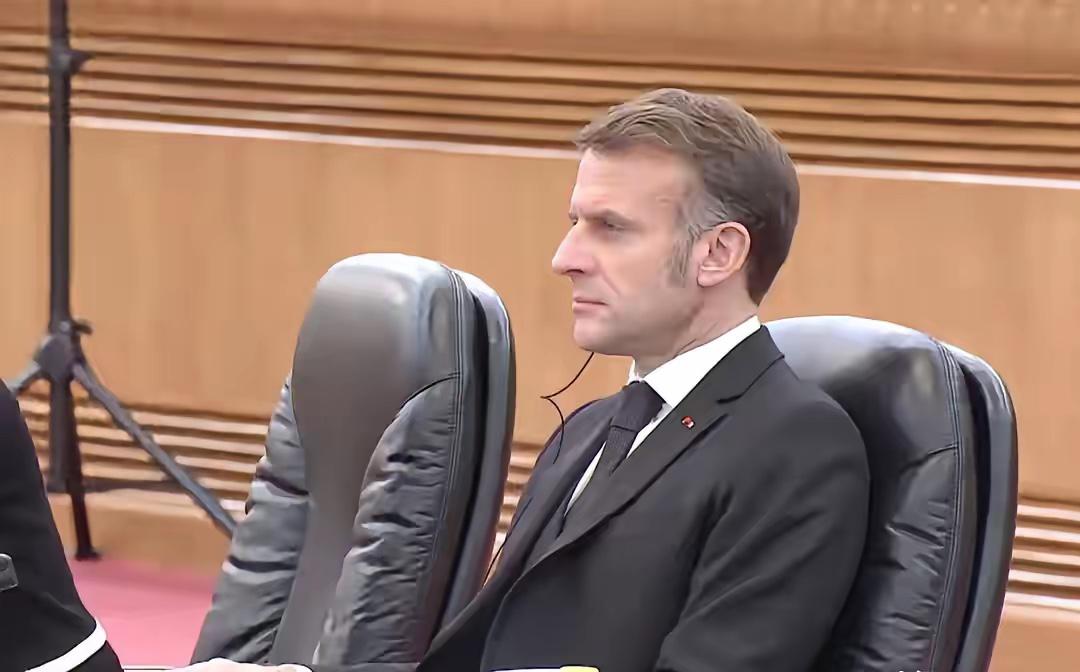 虽然知道法国是个骑墙派，但我们还是给法国马克龙以超规格的接待。就是想让法国德国带