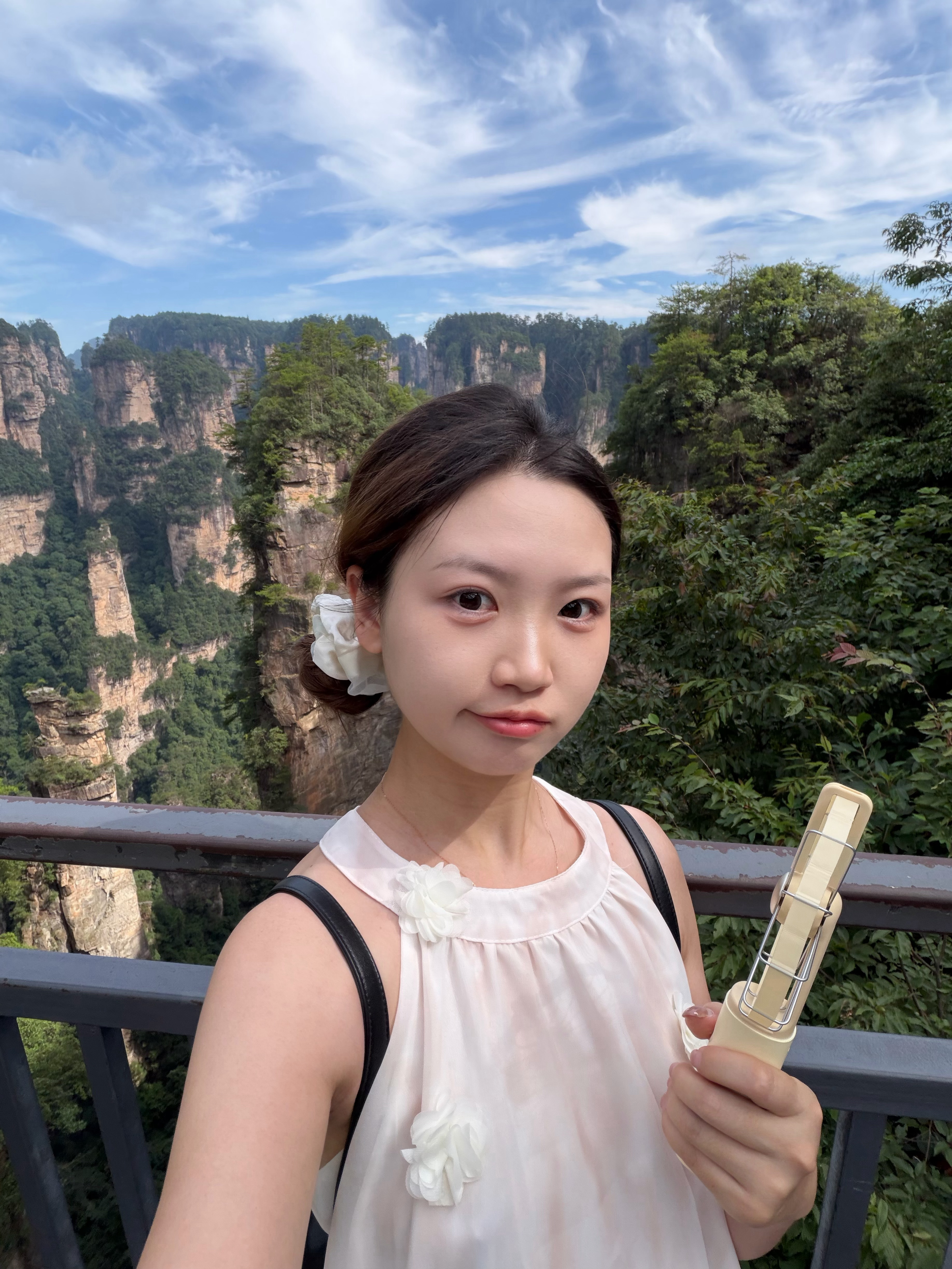 今天早上7点半就出门了