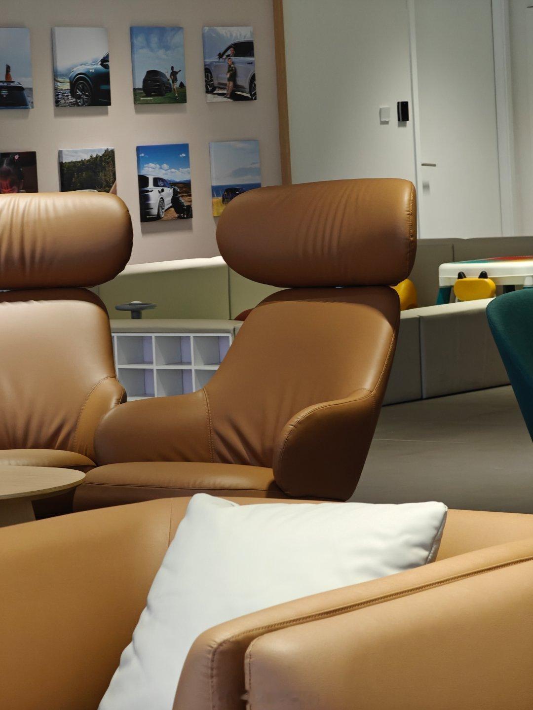 春节前其实去了一趟理想服务中心享受了一下「新春免费检查」，主要是检查一下车辆四轮