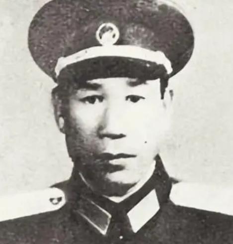 1950年，朝鲜战场，125师擅自撤退，导致数万美军逃走，军长吴瑞林怒道：“若非