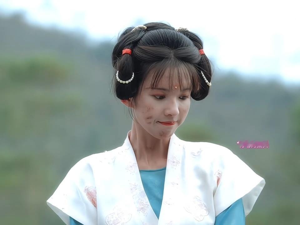 沈佳钰已播两个角色樱桃琥珀秦野云|尚公主春华能get到吗(在正午剧里脸有点肿，古