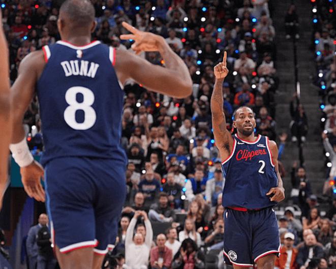 伦纳德真实命中率超九成，砍下45分5篮板5助攻2抢断的完美数据，助快船153-1