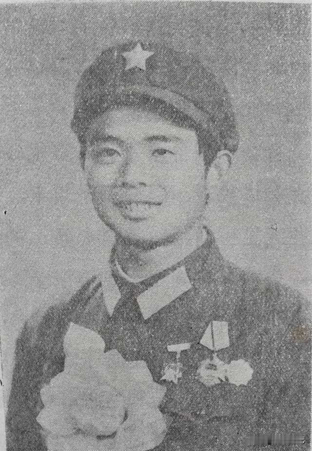 短兵相接的殊死厮杀，他8个小时与敌人连续较量11次，全程浴血奋战最终荣获“战斗英