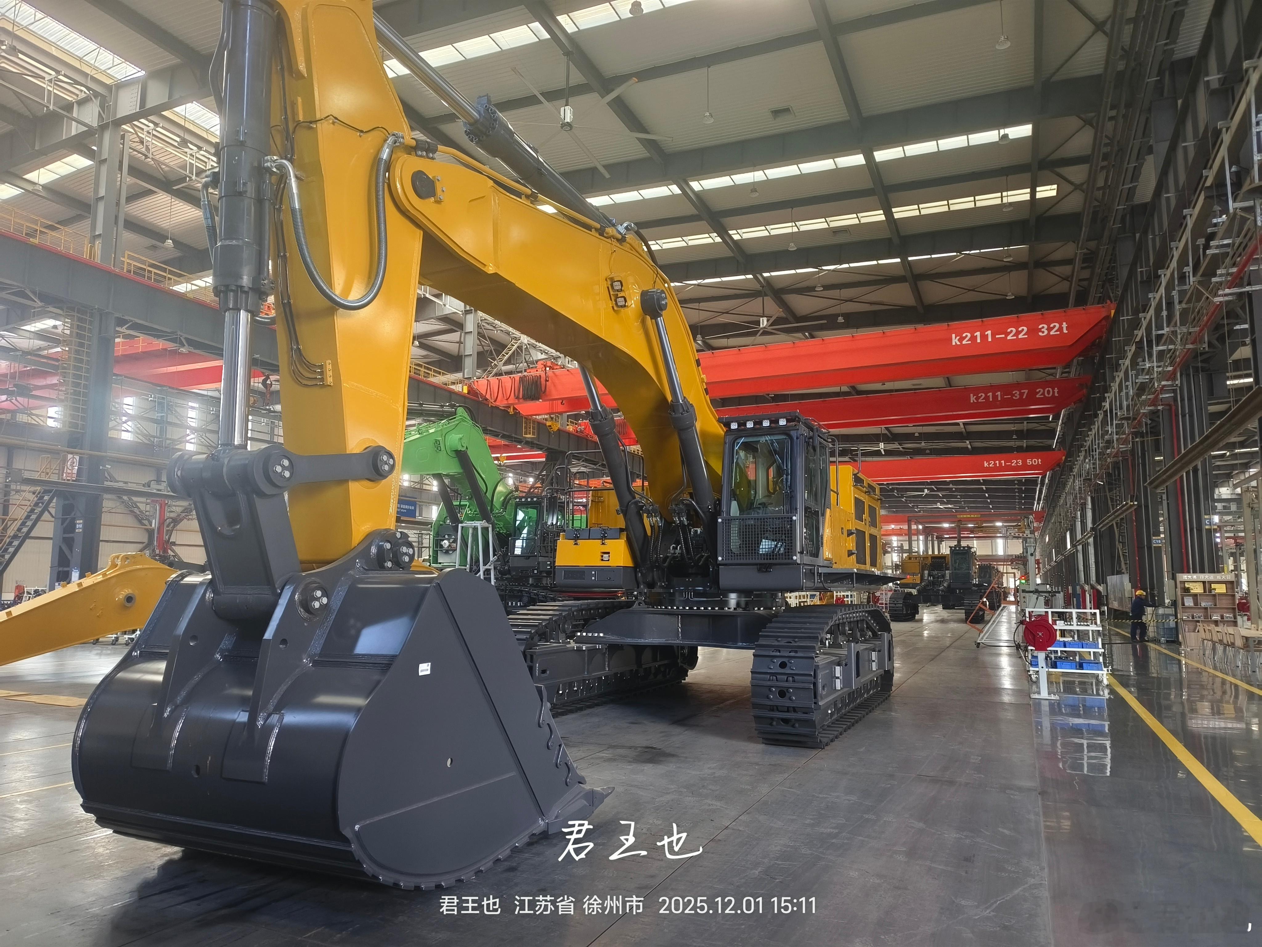 从矿山巨擎到智慧云端，从绿色重卡到全球工业互联网，徐州正以“硬核实力+创新智慧”