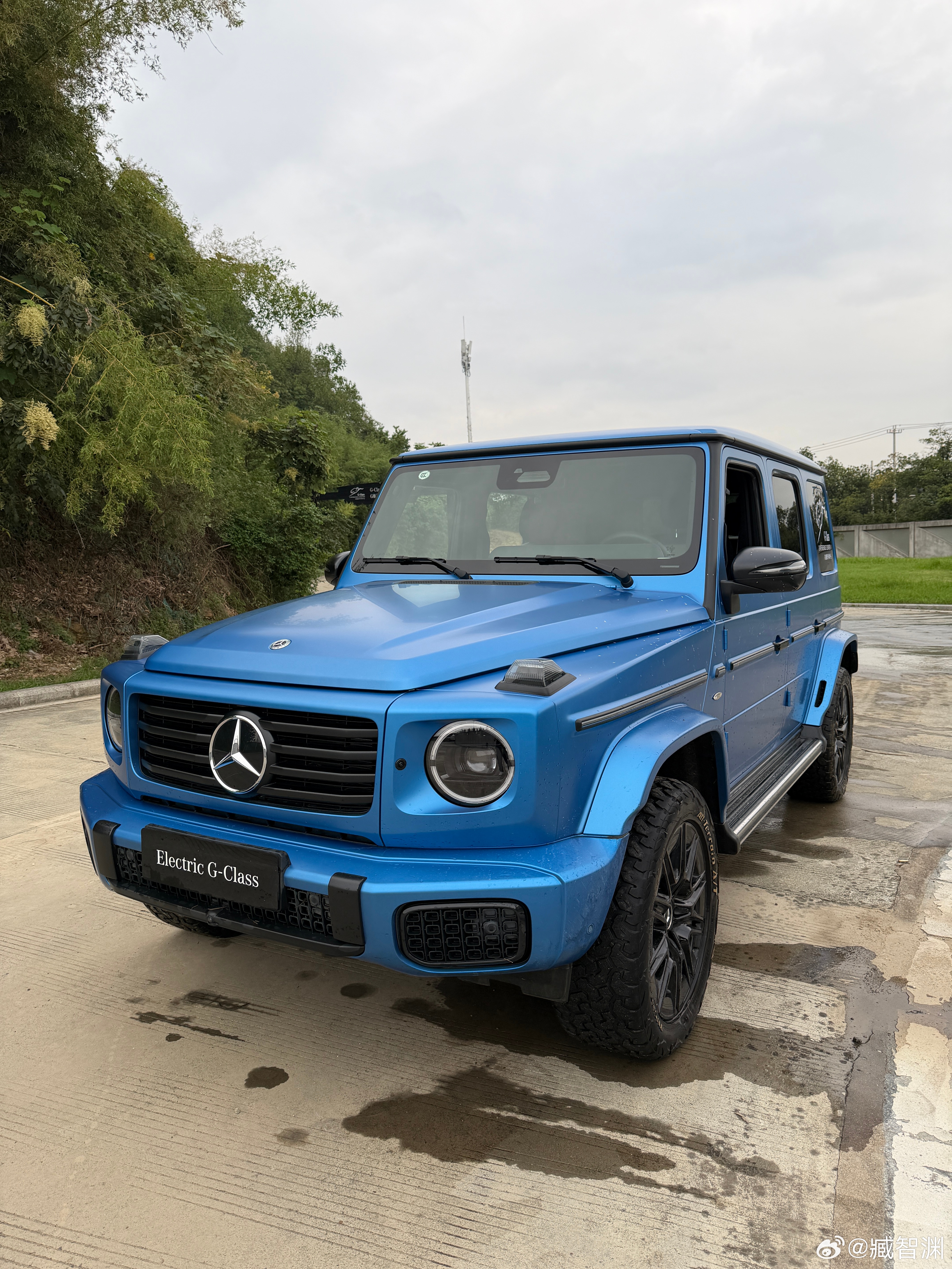复习了油G和电G的越野能力，电G因为没有发动机，涉水深度比油的更深一些，有850