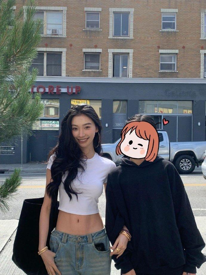 易梦玲的腹直肌一定是内娱女明星里最强的 ​​​