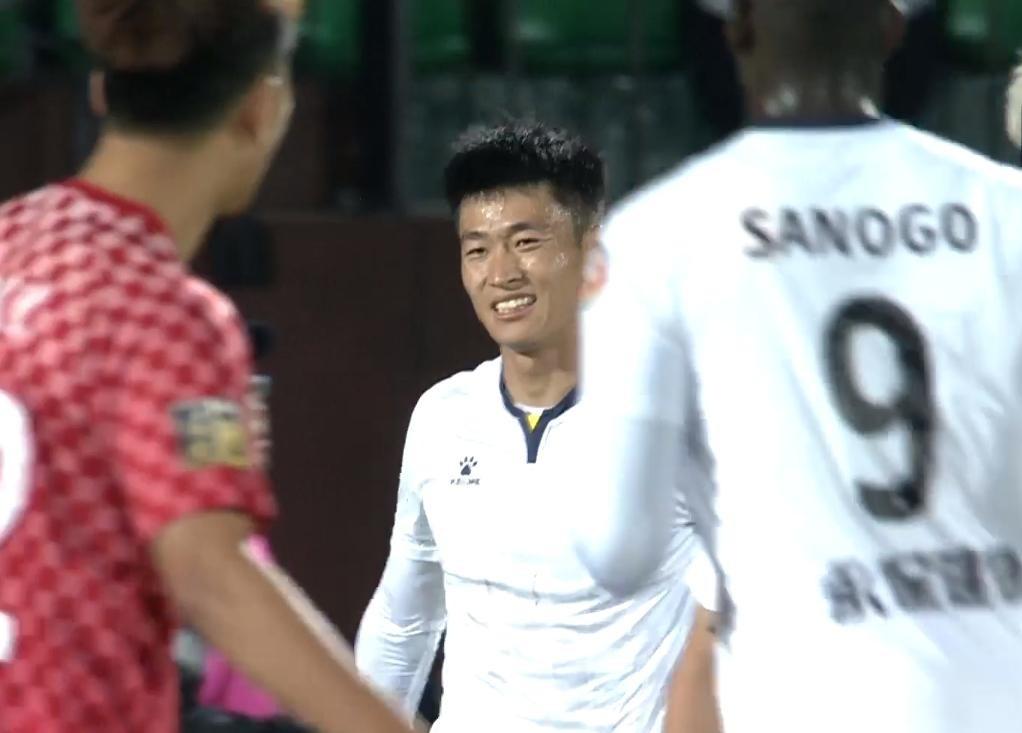 8年了，别提他了！前国脚李金羽率领辽宁铁人以中甲第一的成绩，终于时隔8年重返中超