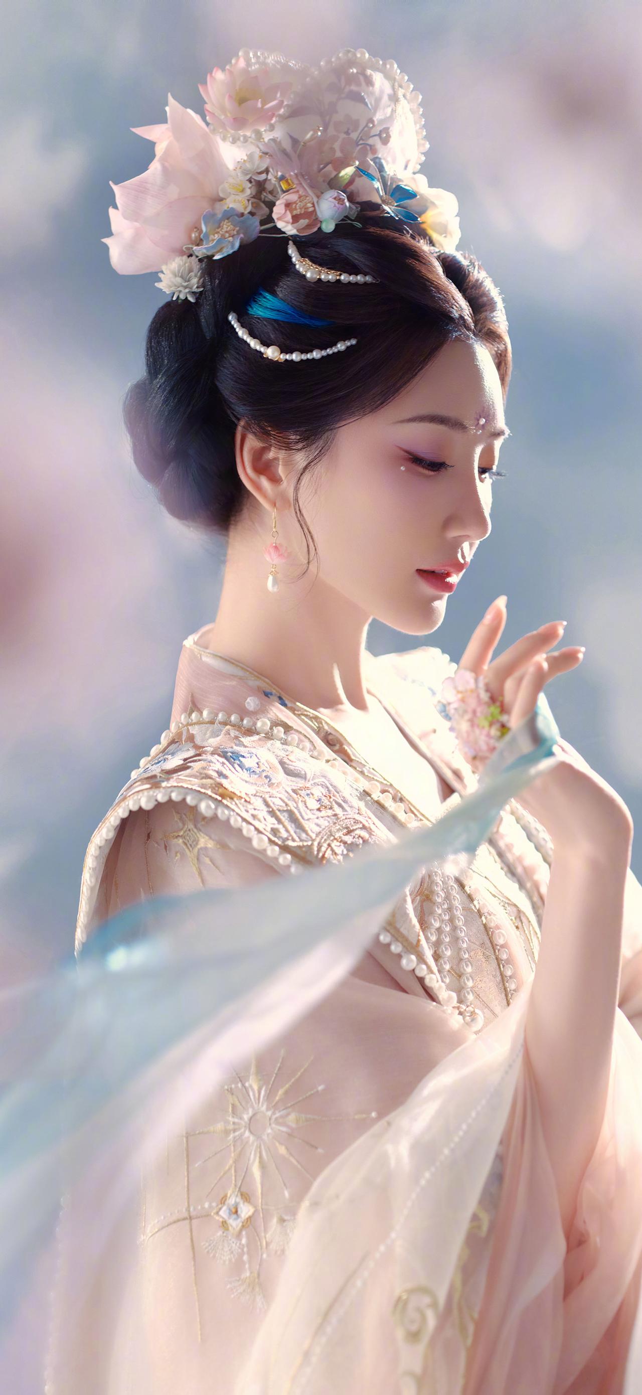 美女壁纸-第6123期-毛晓彤