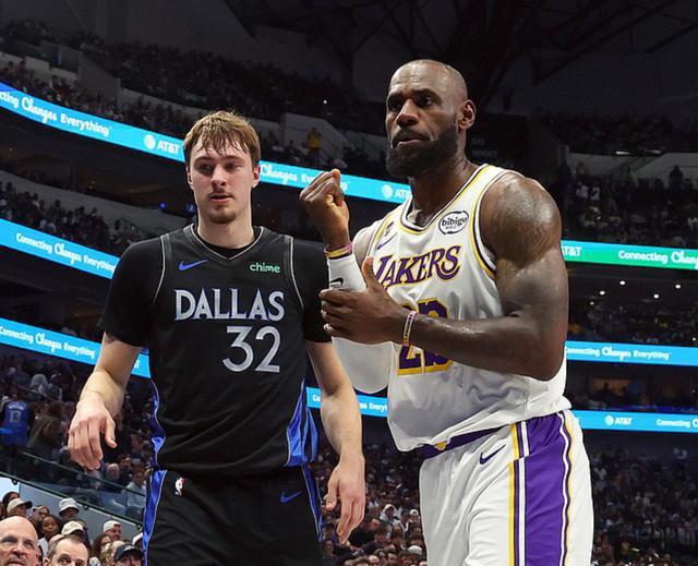 独行侠134-128击败湖人，但赛后所有人的目光都聚焦在一个人身上——19岁的新