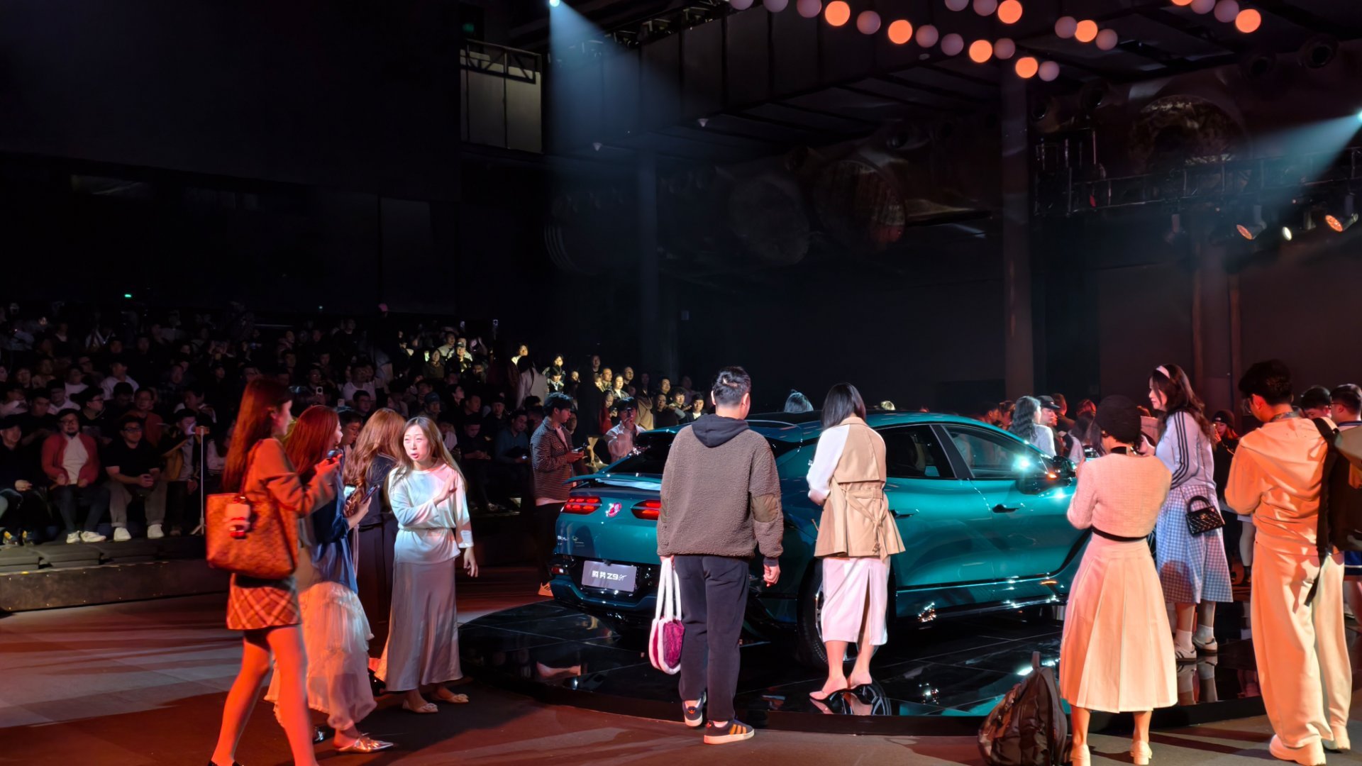 第二代腾势d9来了 双九同时登台登场，突然想到一个问题，不玩悬念，不搞情绪，就说