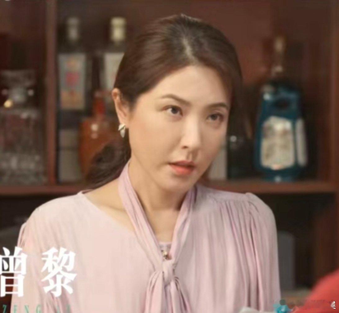 #曾黎贾冰演夫妻#没想到这两个人居然还能够合作，简直就是双厨狂喜，不过这两个人的