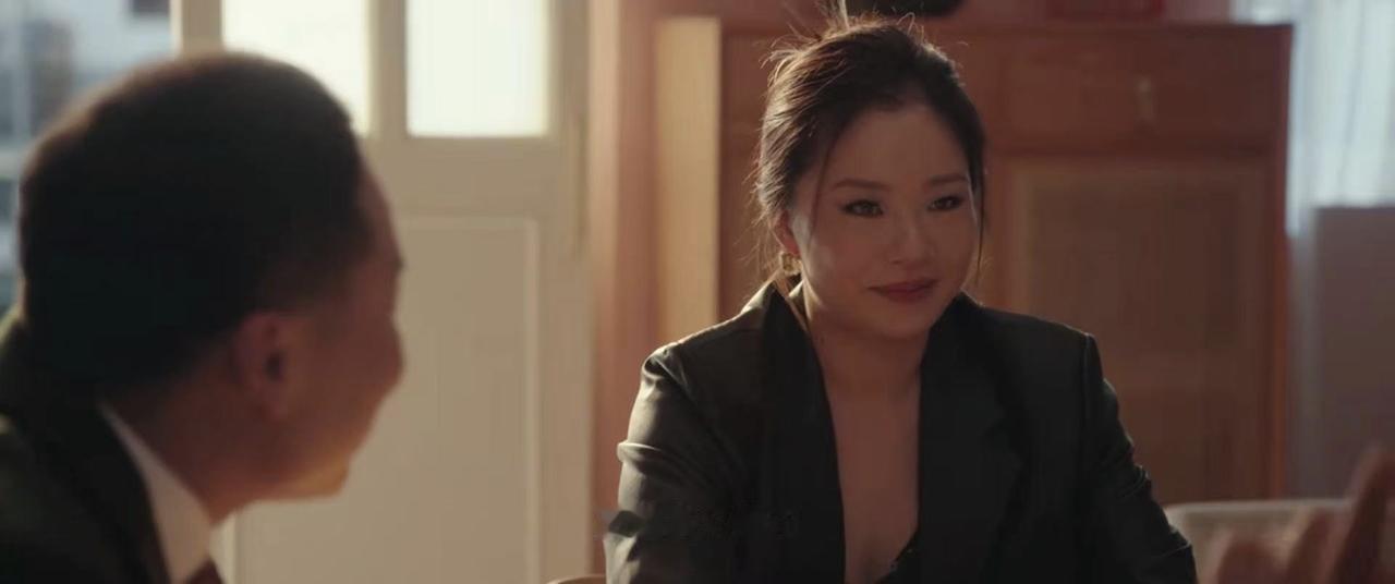 徐志胜在《四喜》里面是有效出演啊！

剧中他和王菊相亲，开口闭口就说自己家有六套