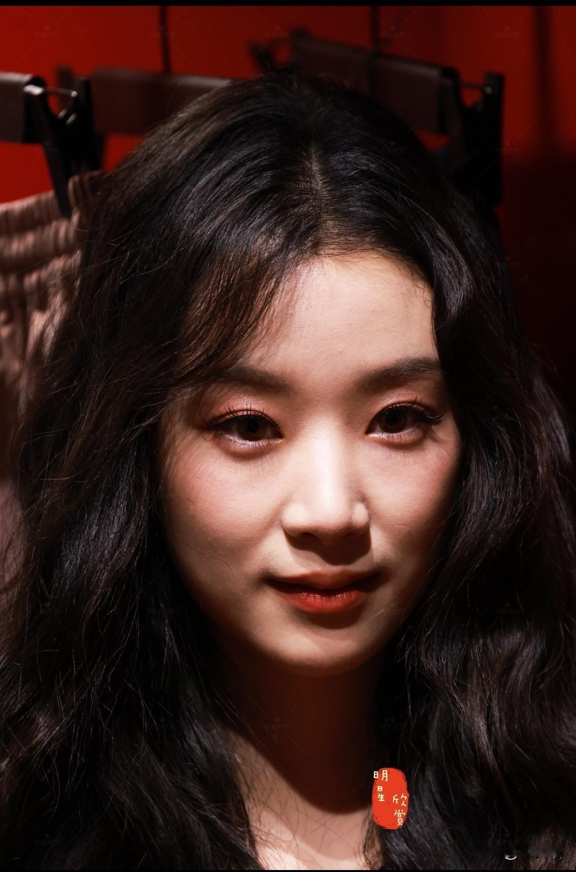 一年狂拍58部短剧赚千万，
转头就扔了老板身份？
这姐的操作傻吗

千万别以为她