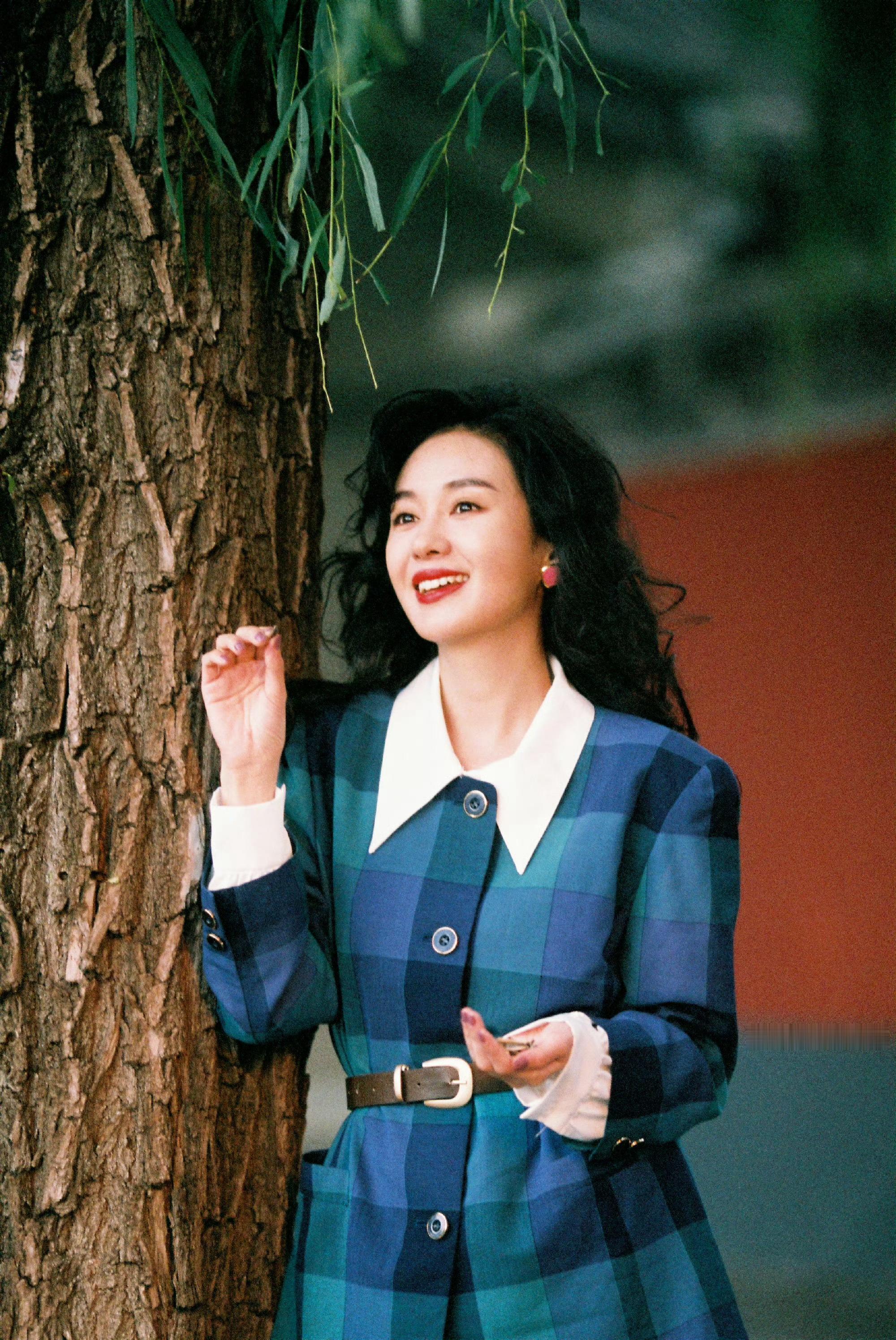 郑合惠子 小姨是种感觉 郑合惠子的含金量还在上升！谁懂啊，她有种气血很足明媚又自