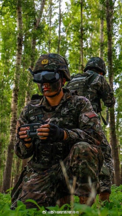 致敬中国军人 【练为战！直击武警官兵火热训练场】近日，武警内蒙古总队鄂尔多斯支队