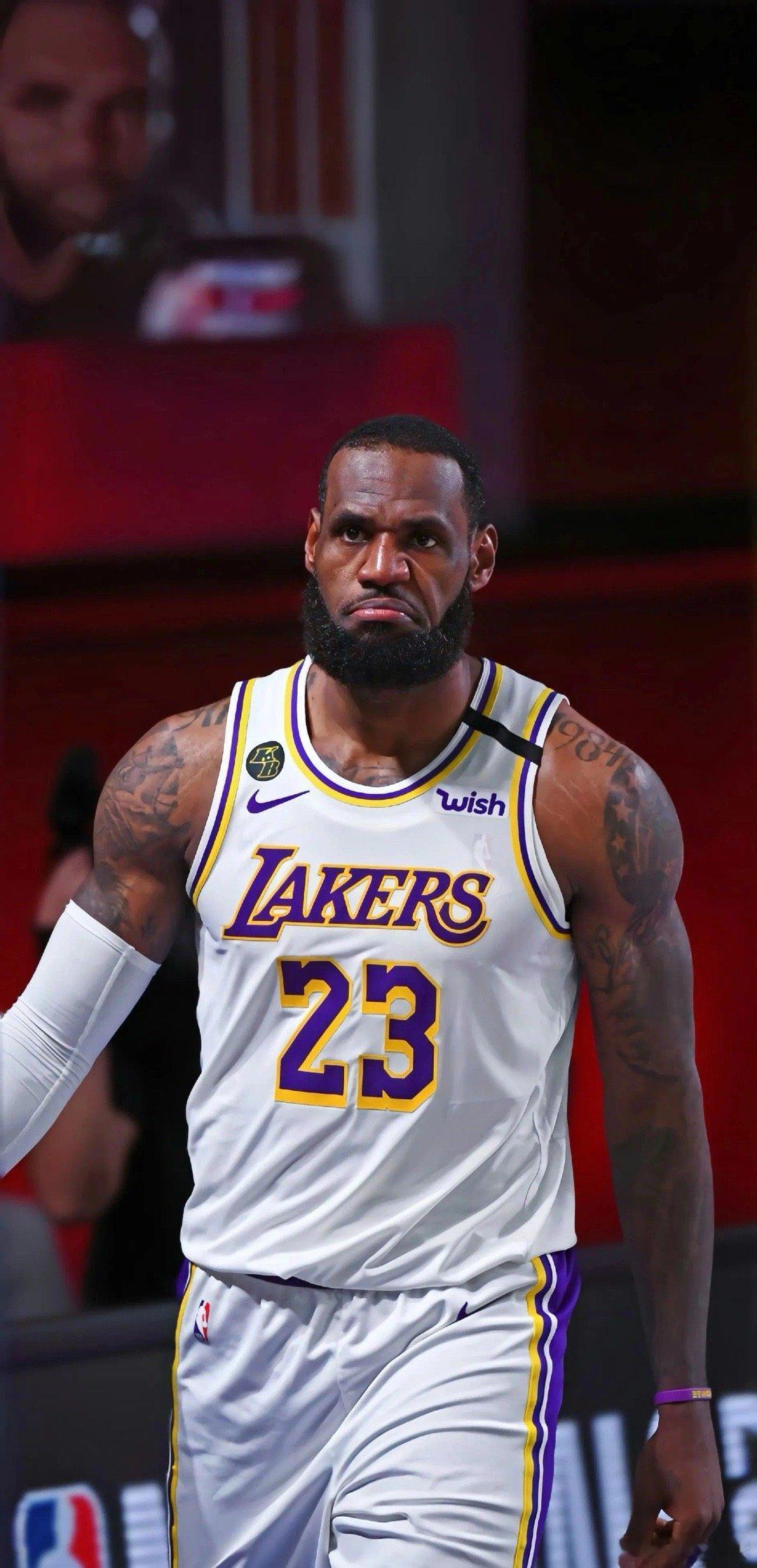 1297场！横跨18年的传奇终章落下帷幕！41岁的詹姆斯今晚17投4中仅得8分，