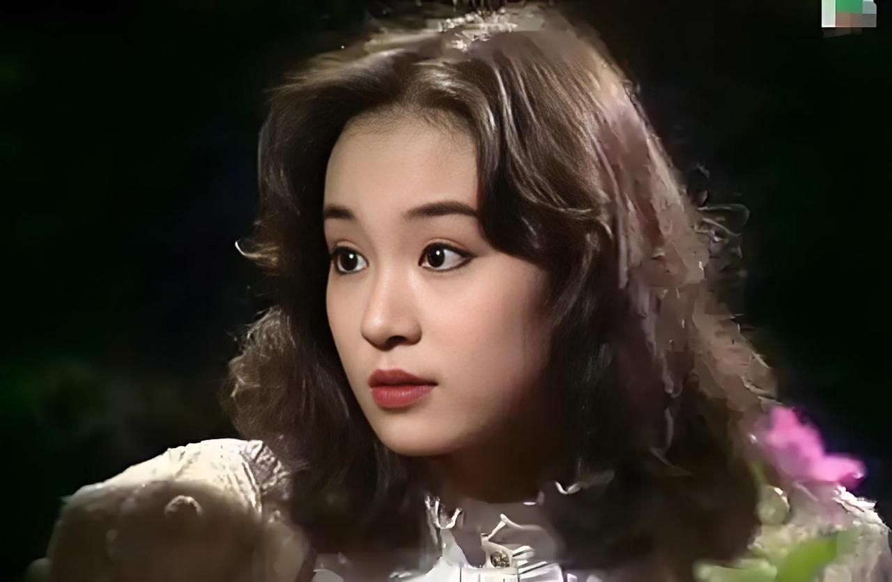 刘雪华说：她这辈子最遗憾的就是无儿无女了，老了特别孤独。

1997年，刘雪华曾