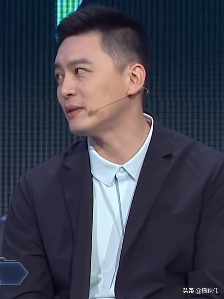 杨鸣谈中国男篮：

“上一届亚洲杯，我们拿到了亚军，冠军是澳大利亚男篮。如果，澳