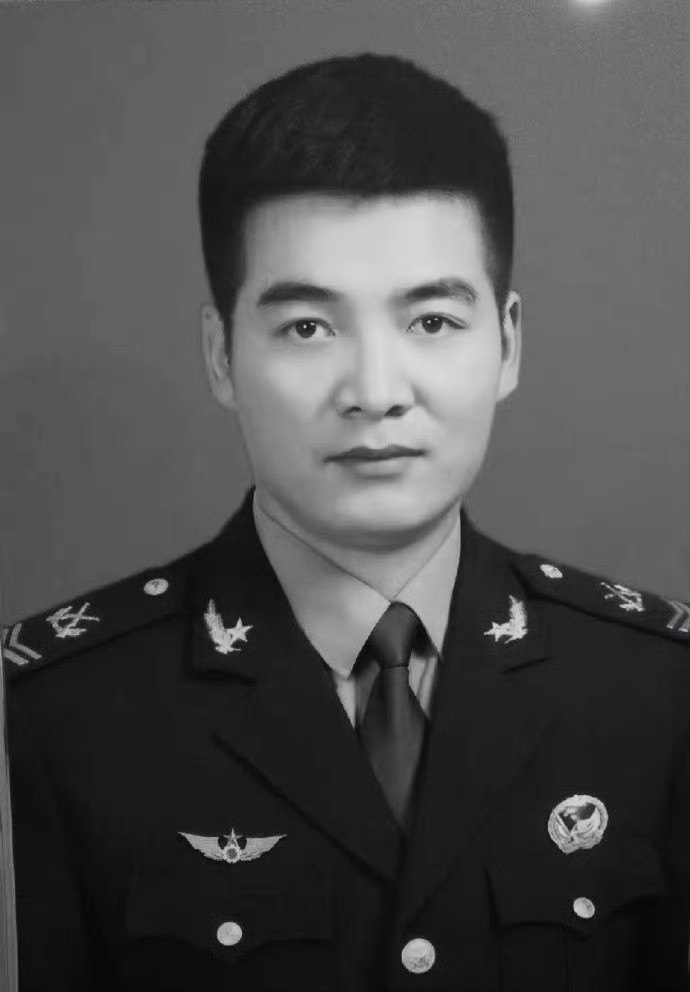 戍边英雄徐轩，于2022年5月31日，在藏北高原执行任务中因公牺牲，年仅31岁。
