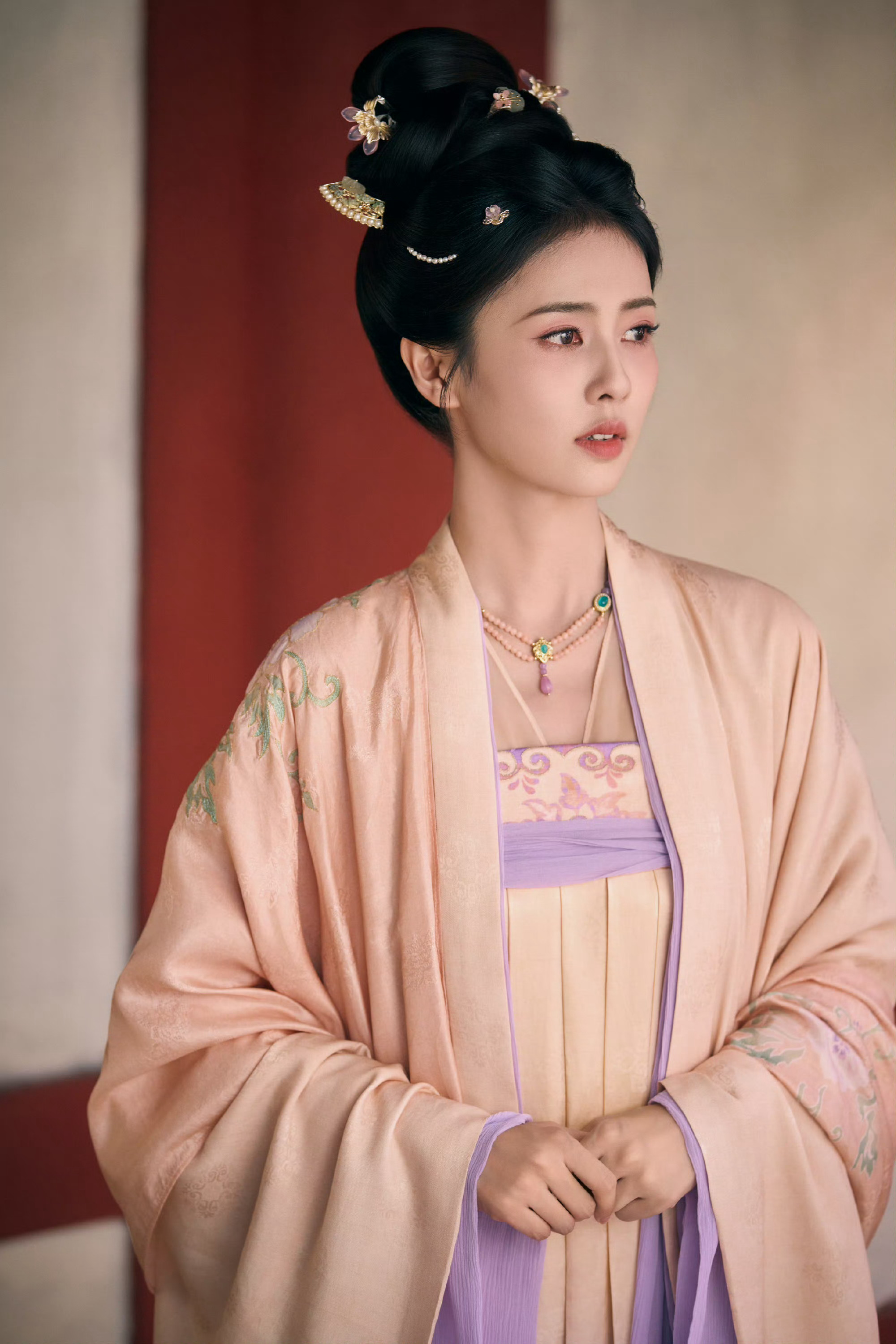 白鹿  “打破世俗的枷锁 少女明媚似阳光 从不被定义”白鹿叶璃[绿丝带]白鹿莫离