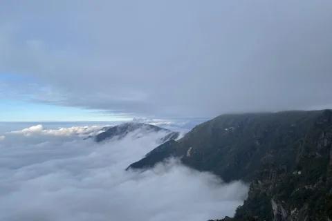 今天又拍到武功山云海了，美到失语‼️
还在武功山顶就迫不及待分享！ 10月实拍高