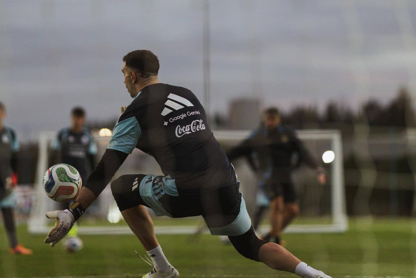 大马丁更新ins｜明天糖果盒球场见😍🥰让我们像往常一样全力以赴！阿根廷球迷俱