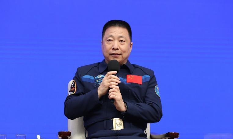杨利伟还会再上天吗？我国首批航天员已全部停航停训，但这并不代表他们已经退役！新一