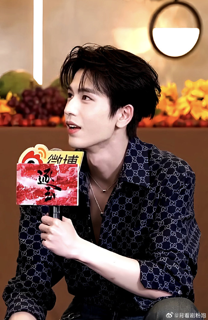 张凌赫田曦薇权威张凌赫田曦薇权威夫妇 好喜欢这种相处模式！两人互动超有梗，权威夫